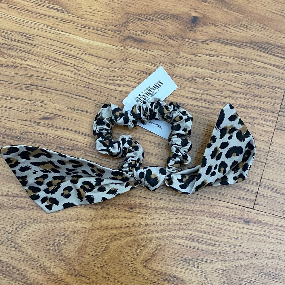 BNWT Madewell Leopard Print Hair Scrunchie with Bow